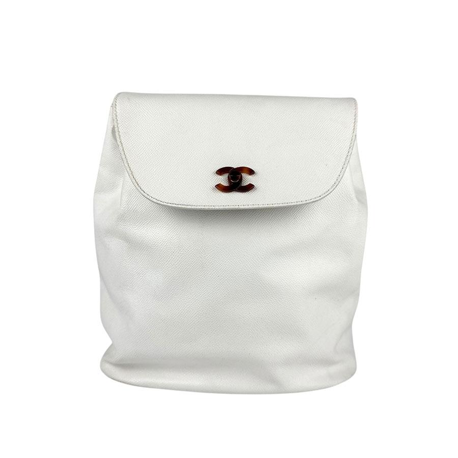 CHANELレザー リュック キャビアスキン バックパック ノベルティ ホワイト CHANEL（シャネル） リュック キャビアスキンレザー ホワイト