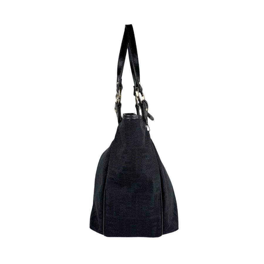 FENDI（フェンディ） ショルダーバッグ ズッカ キャンバス/レザー