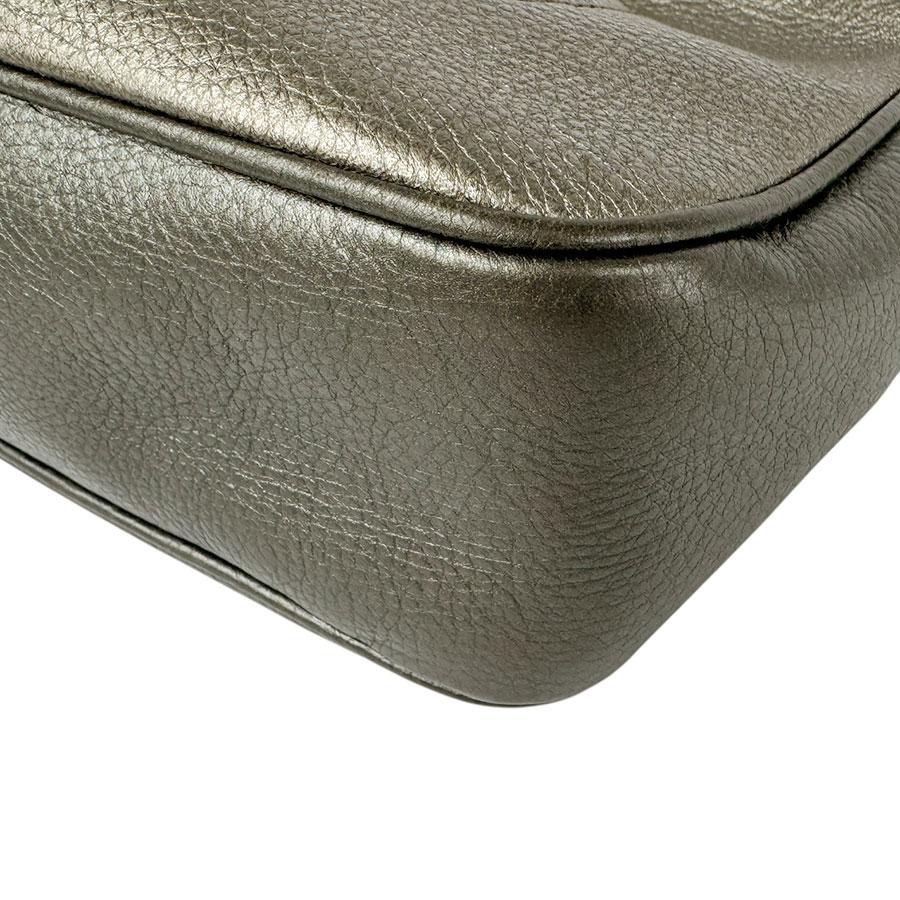 GUCCI(グッチ) ショルダーバッグ - 240261 グレー レザー GUCCI（グッチ） 斜め掛けショルダーバッグ ソーホー レザー グレー