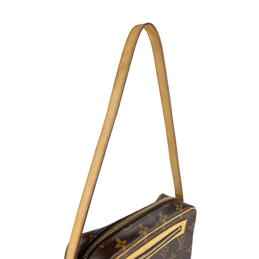 LOUIS VUITTON（ルイ・ヴィトン） ルイ ヴィトン ショルダーバッグ