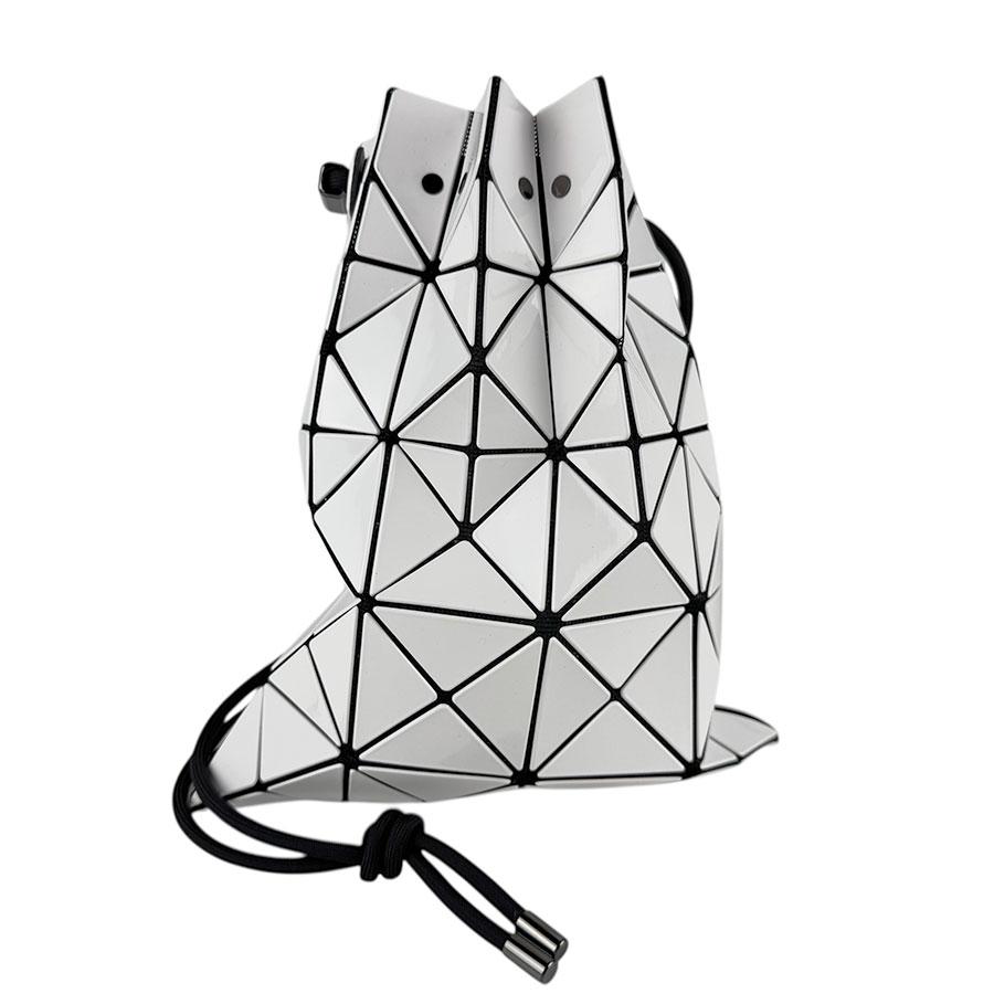 BAOBAO ISSEYMIYAKE バオバオ イッセイミヤケ ショルダーバッグ ショルダーポーチ ホワイト/ブラック 14056 ユニセックス【中古】 z7647 BAOBAO ISSEYMIYAKE バオバオ イッセイミヤケ ショルダーバッグ