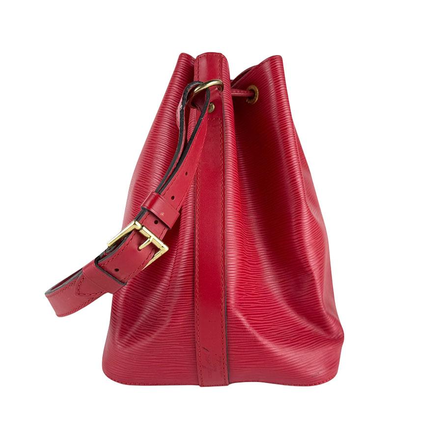 LOUIS VUITTON ルイヴィトン エピ プチノエ レザーショルダーバッグ EARLYSUMMER30％】LOUIS VUITTON ルイヴィトン プチノエ エピ