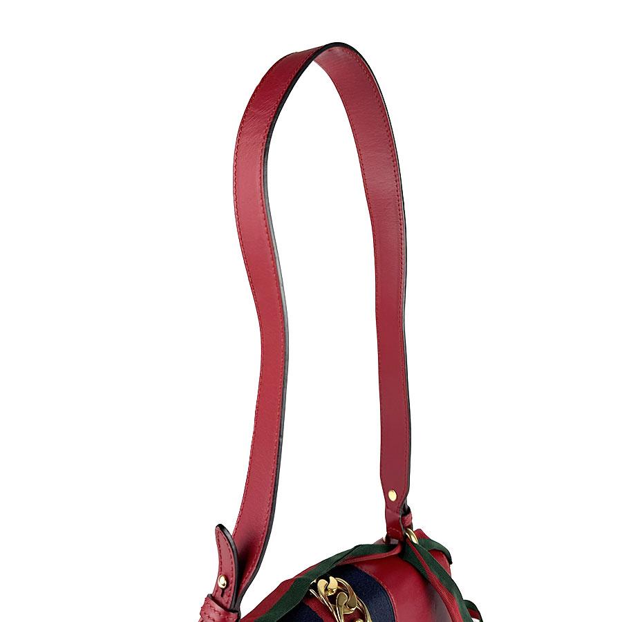 GUCCI（グッチ） ショルダーバッグ シルヴィ レザー レッド : ブランド