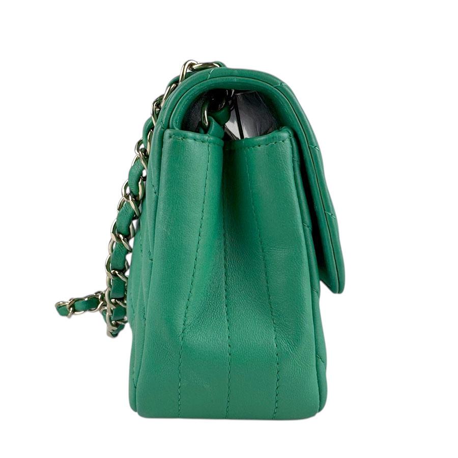 CHANEL（シャネル） ショルダーバッグ Vステッチ レザー グリーン