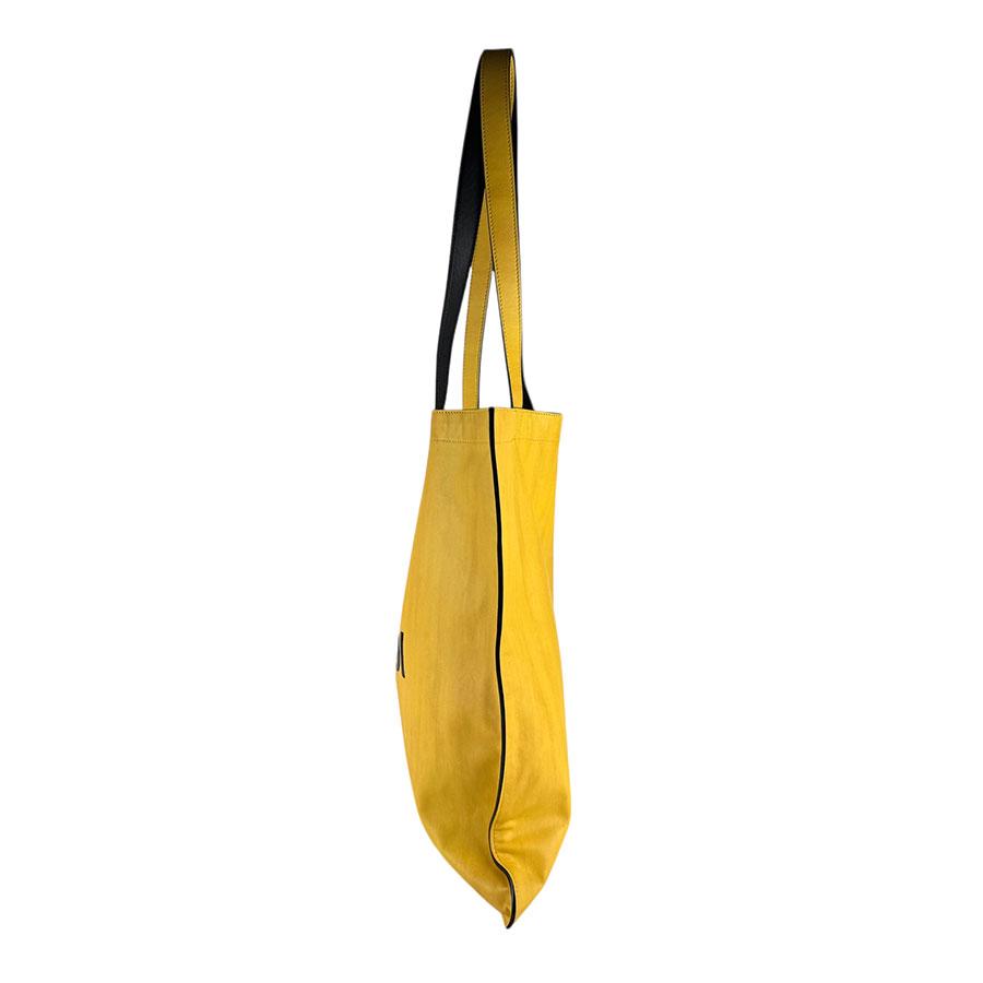 FENDI（フェンディ） ショルダーバッグ レザー イエロー×ブラック