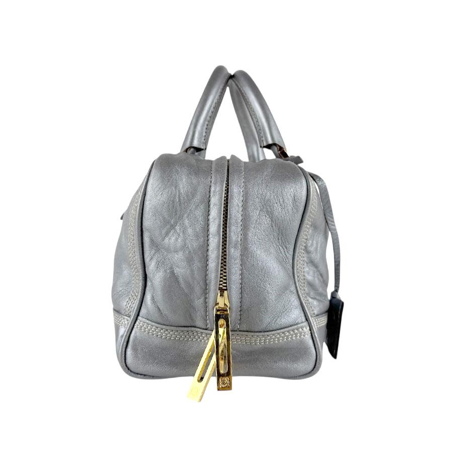 LOEWE（ロエベ） ハンドバッグ アマソナ28 レザー メタリックグレー