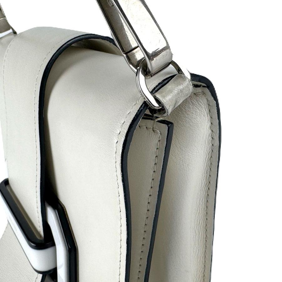 プラダ PRADA ショルダーバッグ レザー アイボリー レディース 送料無料【中古】 z8502 PRADA（プラダ） ショルダーバッグ レザー アイボリー : ブランド