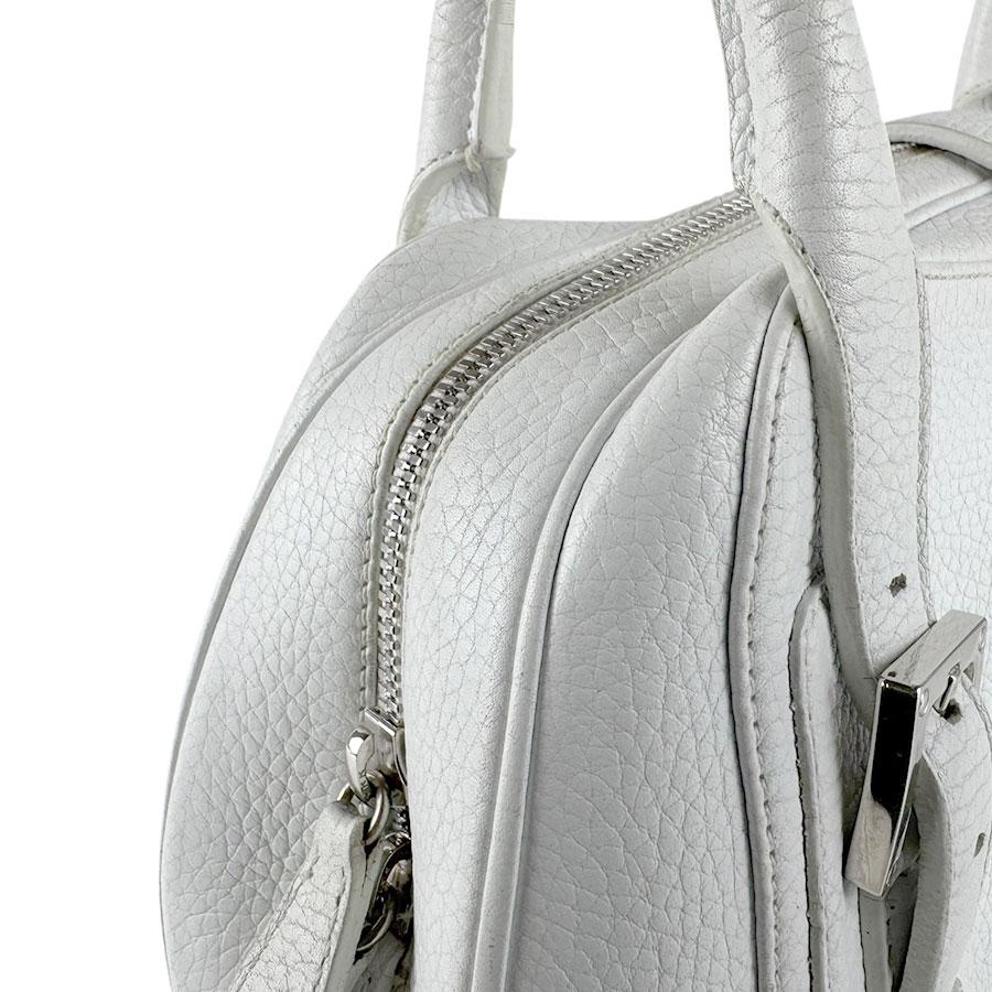 LOEWE（ロエベ） ハンドバッグ レザー ホワイト : ブランドバリュー