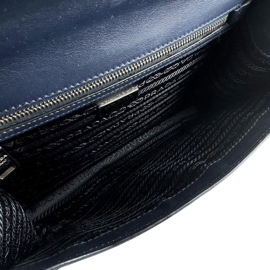 PRADA（プラダ） ショルダーバッグ レザー ネイビー : ブランド