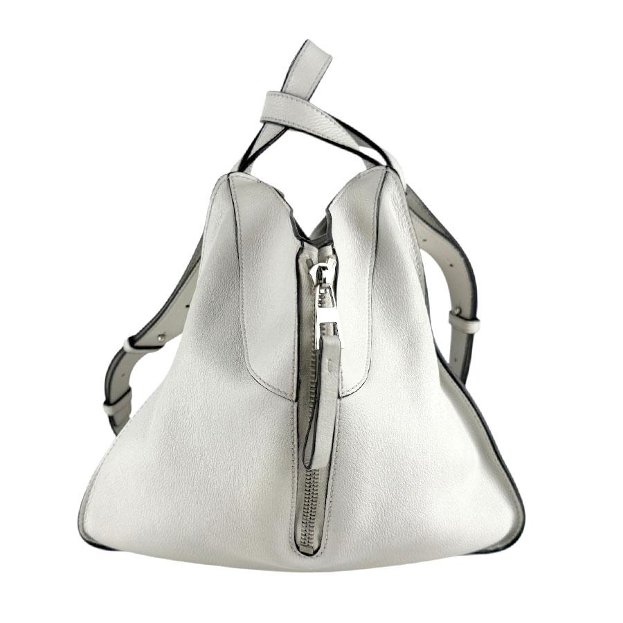ロエベ LOEWE ショルダーバッグ ハンモック レザー ホワイト レディース 送料無料【中古】 z8614 LOEWE（ロエベ） ショルダーバッグ ハンモック レザー ホワイト