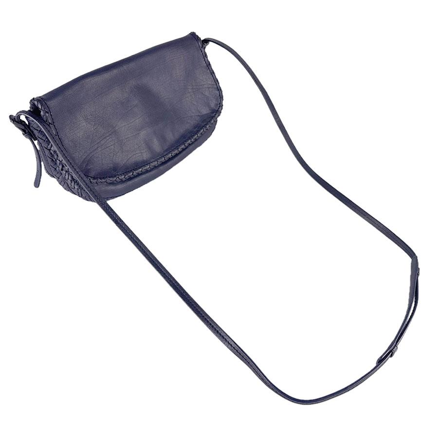 BOTTEGA VENETA(ボッテガヴェネタ) ショルダーバッグ イントレチャート ネイビー ストラップ着脱可 レザー BOTTEGA VENETA（ボッテガ・ヴェネタ） ショルダーバッグ イントレ