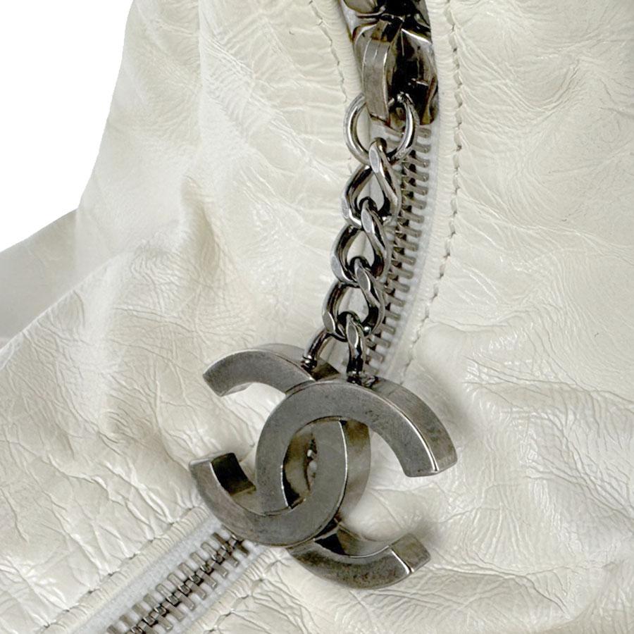CHANEL（シャネル） ショルダーバッグ レザー オフホワイト : ブランド