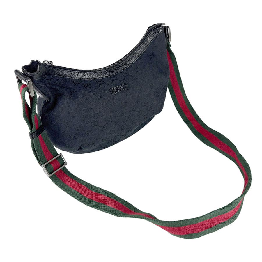 GUCCI（グッチ） 斜め掛けショルダーバッグ GGキャンバス ブラック