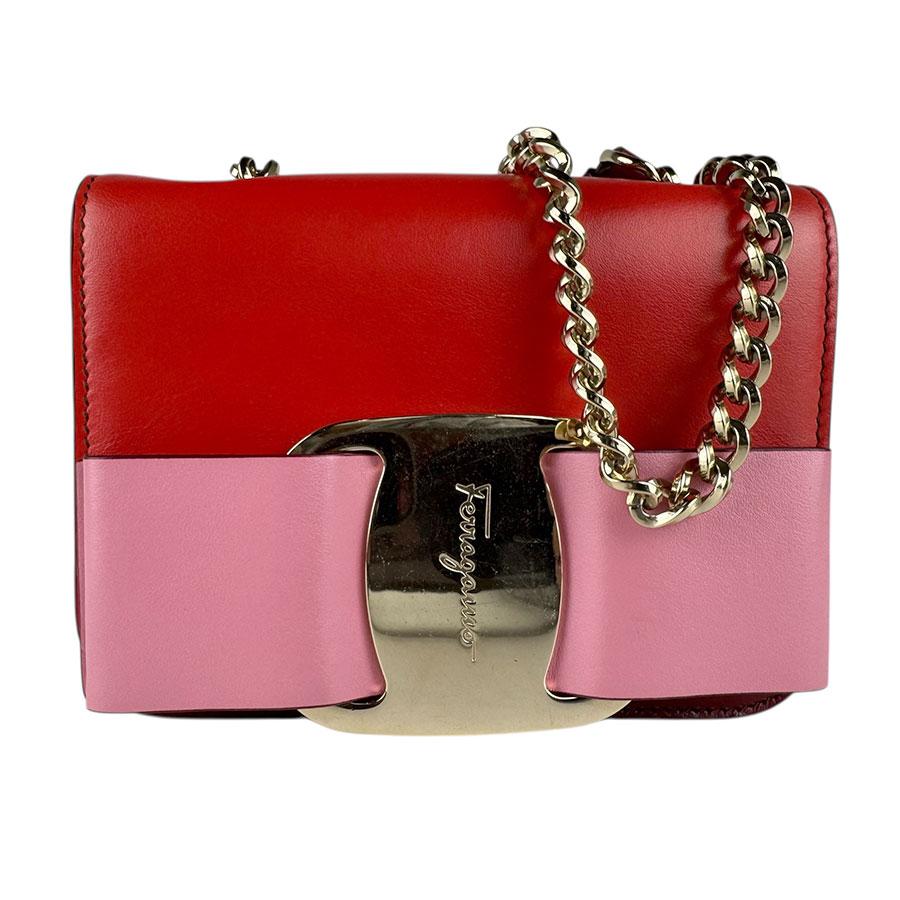 良品 Ferragamo ショルダーバッグ レザー レッド ヴァラリボン サルヴァトーレフェラガモ Salvatore Ferragamo ショルダーバッグ