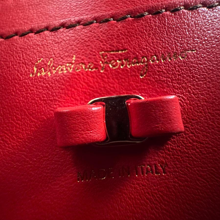 サルヴァトーレフェラガモ Salvatore Ferragamo ショルダーバッグ