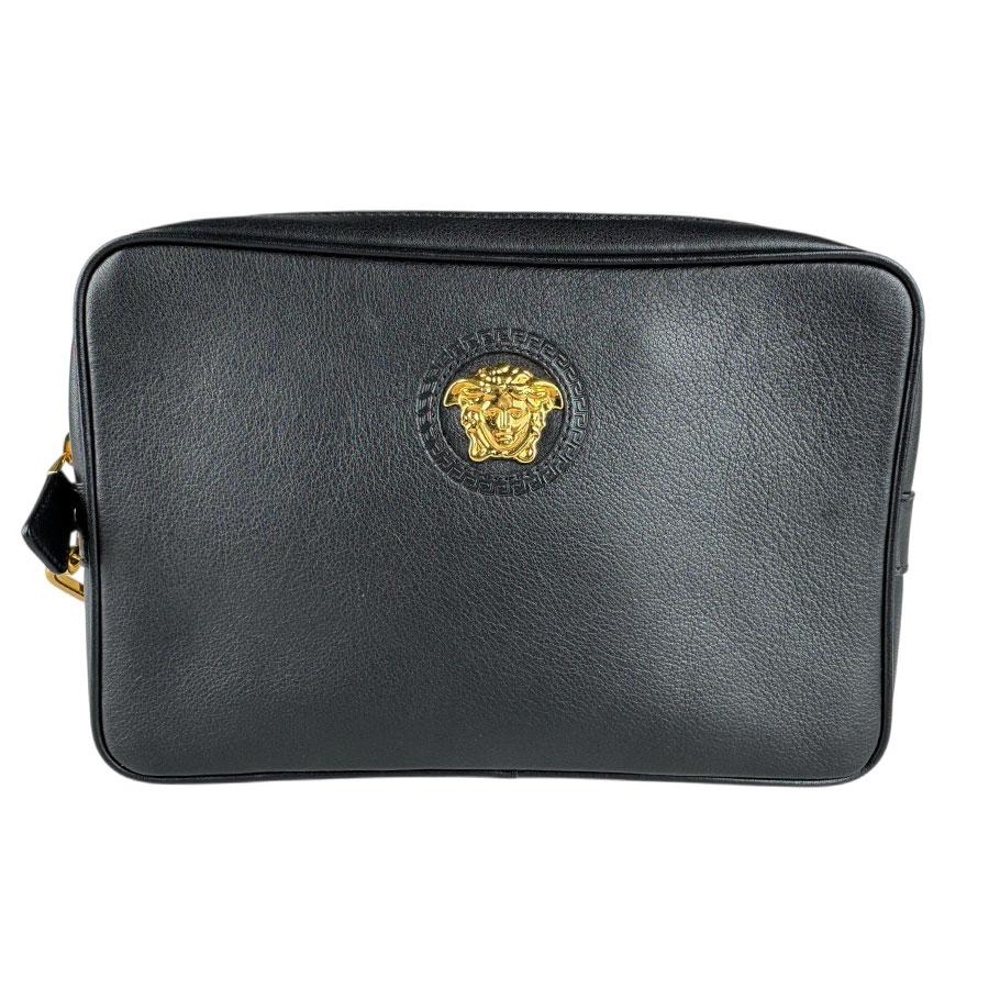 【美品✨】ヴェルサーチ　クラッチバッグ　メデューサ型押し　レザー　ブラック ヴェルサーチ VERSACE クラッチバッグ メデューサ レザー ブラック