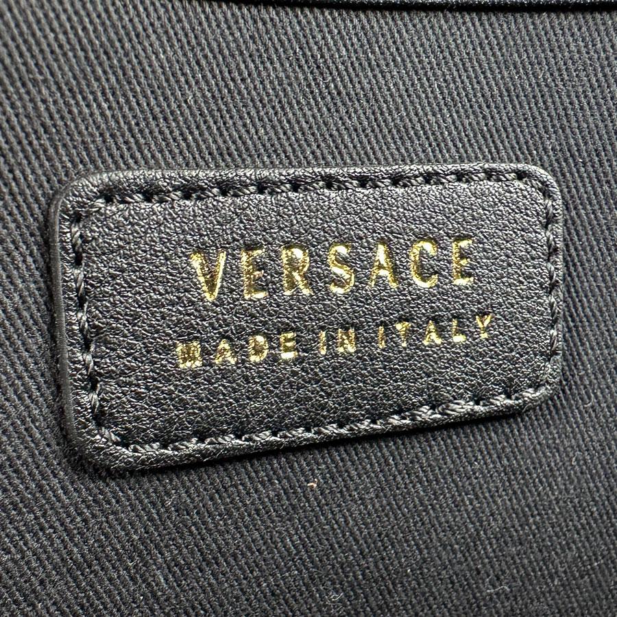 【美品✨】ヴェルサーチ　クラッチバッグ　メデューサ型押し　レザー　ブラック ヴェルサーチ VERSACE クラッチバッグ メデューサ レザー ブラック