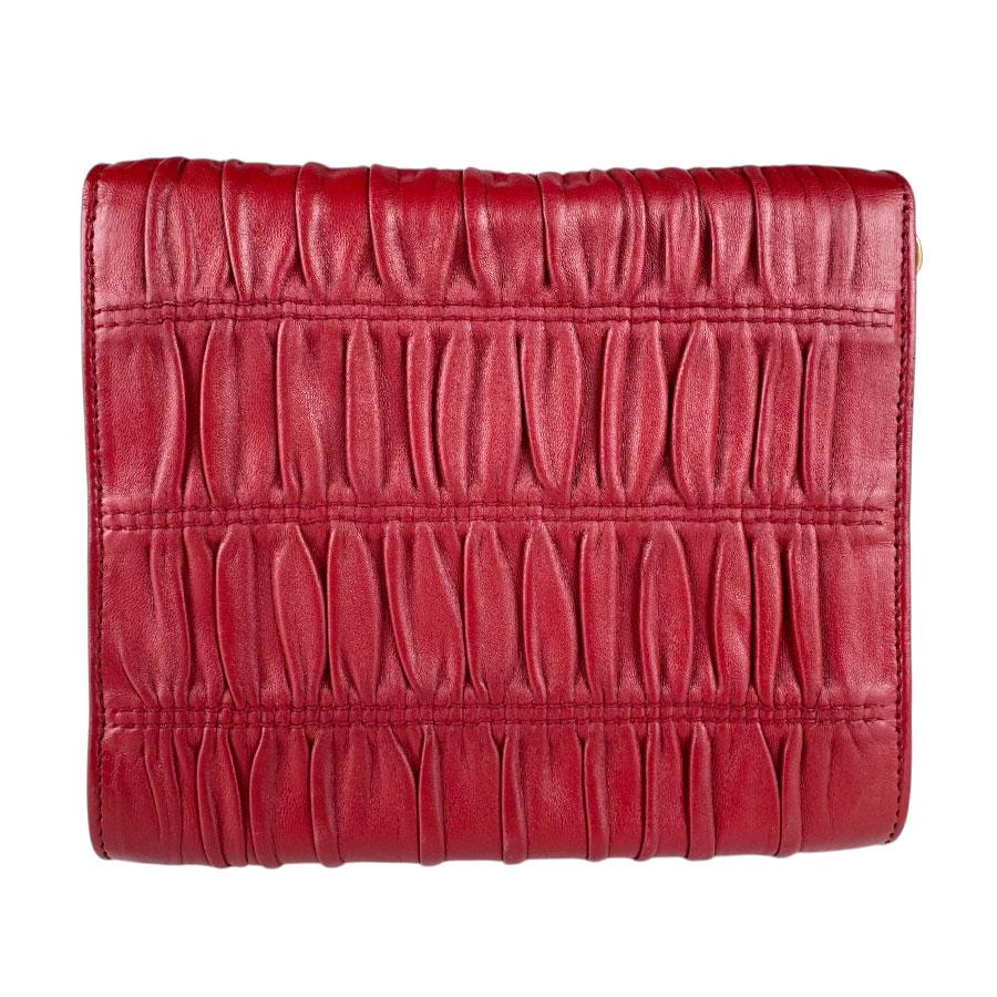 プラダ PRADA ショルダーバッグ レザー レッド レディース 送料無料【中古】 z9094 PRADA（プラダ） ショルダーバッグ レザー レッド : ブランドバリュー