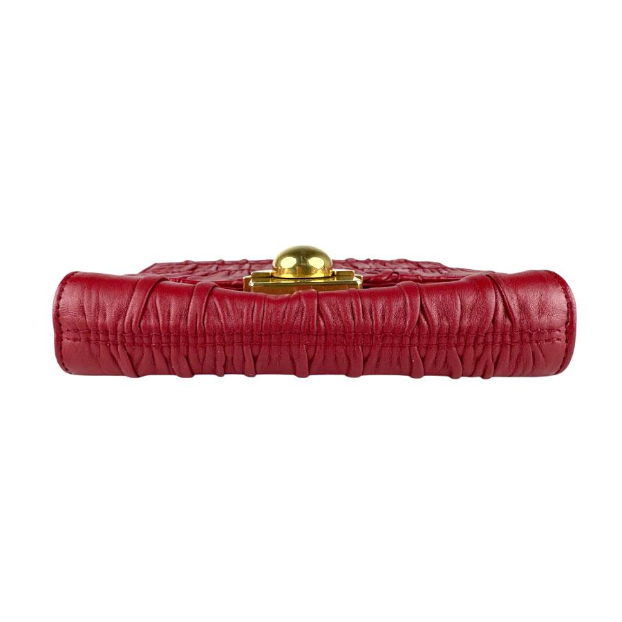 大人気 Prada ショルダーバッグ レッド PRADA（プラダ） ショルダーバッグ レザー レッド : ブランドバリュー