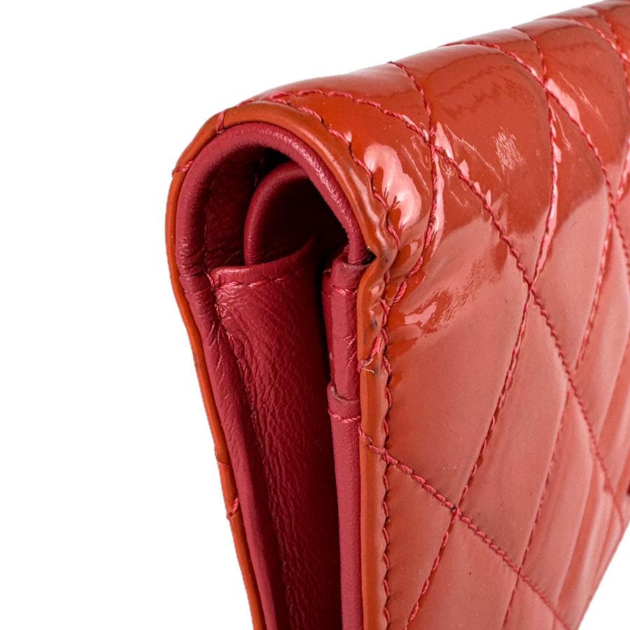 CHANEL（シャネル） 二つ折り長財布 マトラッセ パテントレザー