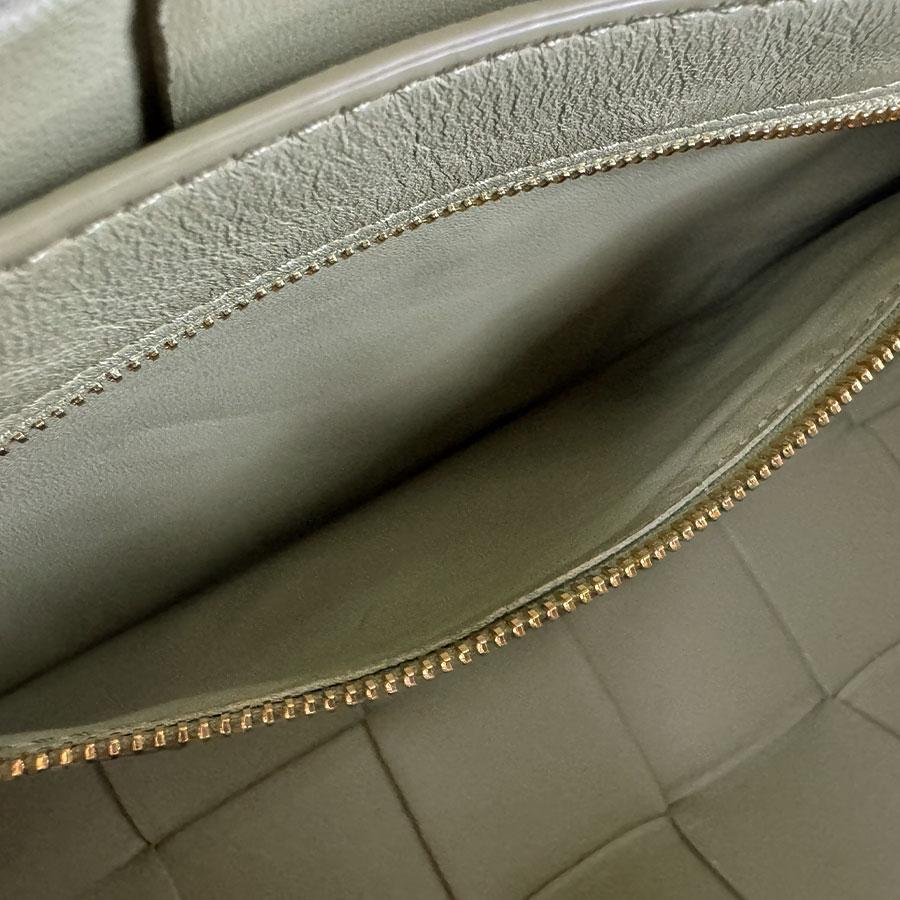 ボッテガヴェネタ BOTTEGAVENETA ショルダーバッグ ブリックカセット レザー ライトカーキ