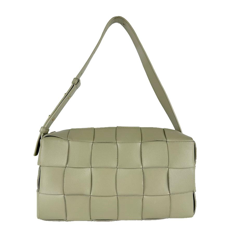 ボッテガヴェネタ BOTTEGAVENETA ショルダーバッグ ブリックカセット レザー ライトカーキ