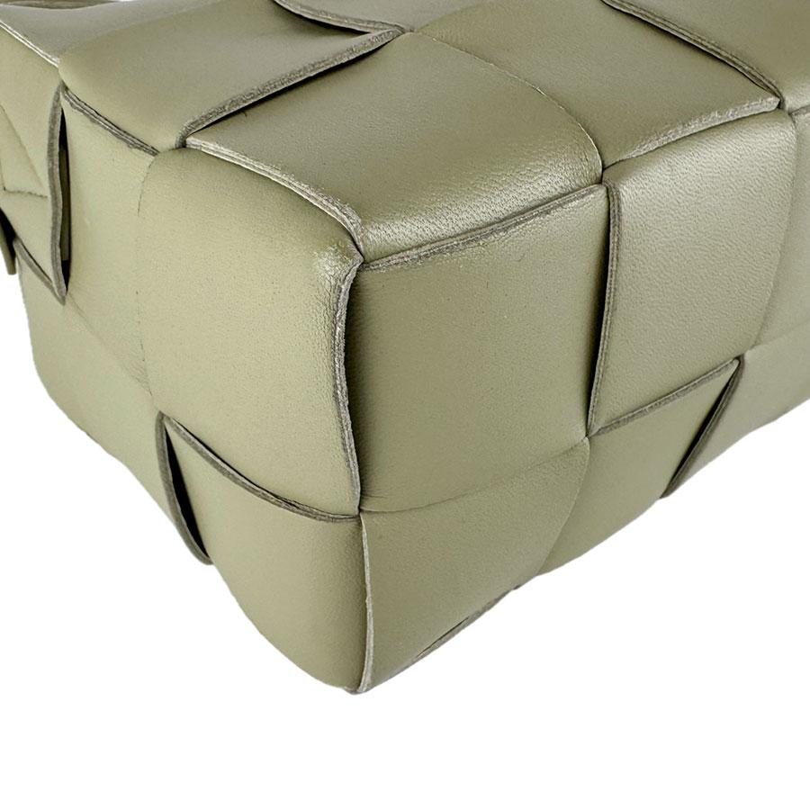 ボッテガヴェネタ BOTTEGAVENETA ショルダーバッグ ブリックカセット レザー ライトカーキ
