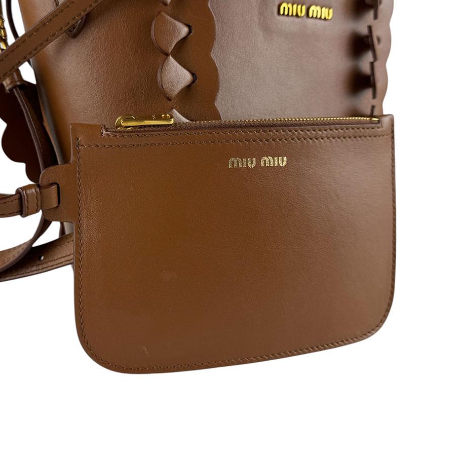 MIU MIU ブラウンレザーショルダーバッグ miu miu（ミュウミュウ） ショルダーバッグ レザー ブラウン