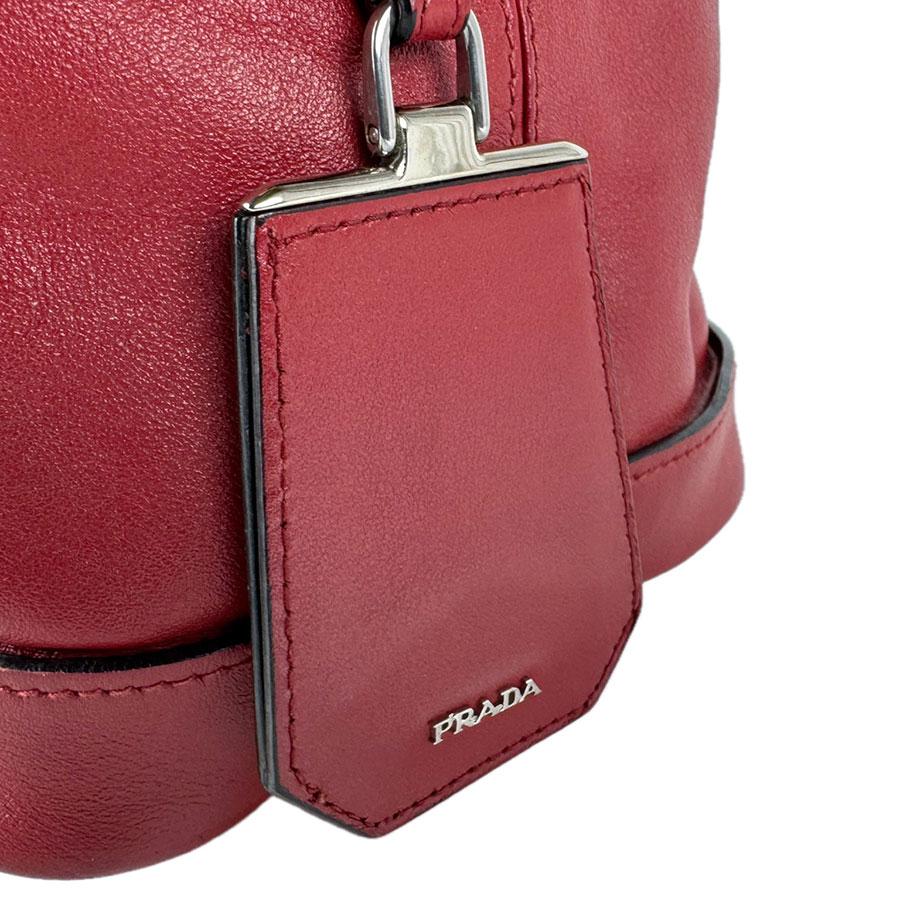 PRADA（プラダ） ショルダーバッグ レザー レッド : ブランドバリュー