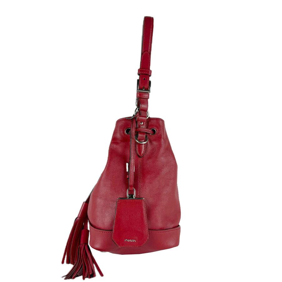PRADA（プラダ） ショルダーバッグ レザー レッド : ブランドバリュー