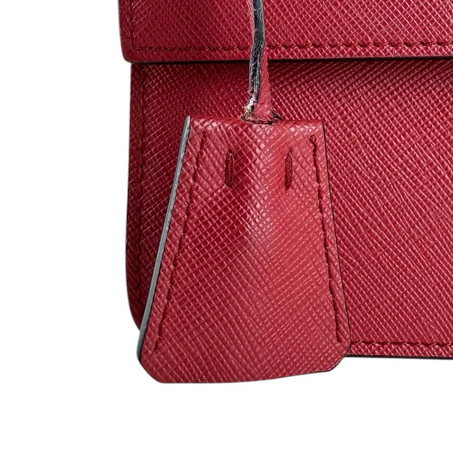 PRADA（プラダ） ショルダーバッグ レザー レッド : ブランドバリュー