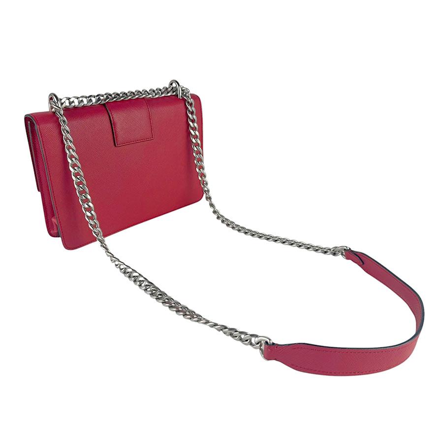 PRADA（プラダ） ショルダーバッグ レザー レッド : ブランドバリュー