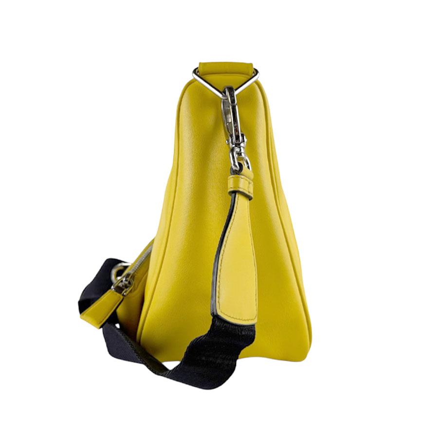 PRADA（プラダ） ショルダーバッグ トライアングル レザー イエロー