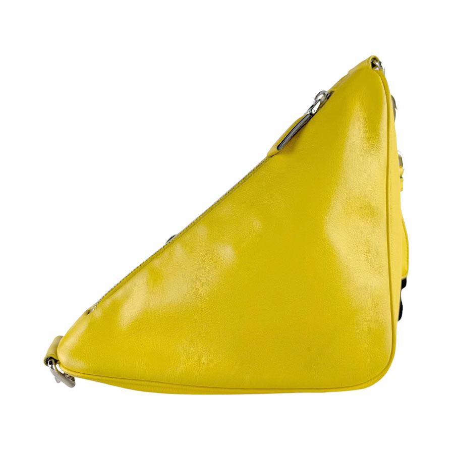 PRADA（プラダ） ショルダーバッグ トライアングル レザー イエロー
