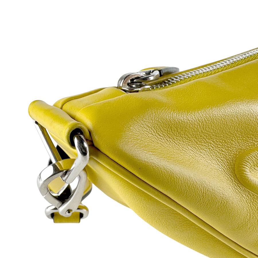 PRADA（プラダ） ショルダーバッグ トライアングル レザー イエロー