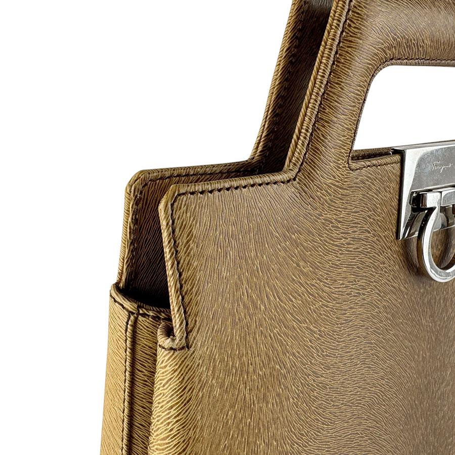 サルヴァトーレフェラガモ Salvatore Ferragamo ショルダーバッグ