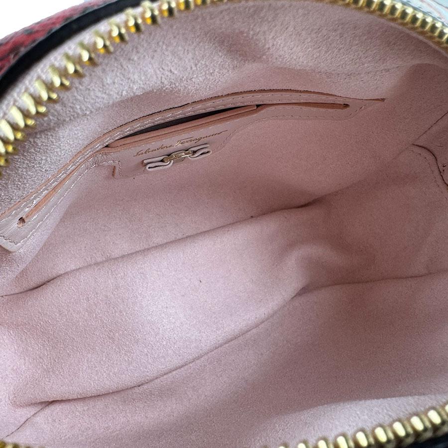 サルヴァトーレフェラガモ Salvatore Ferragamo ショルダーバッグ