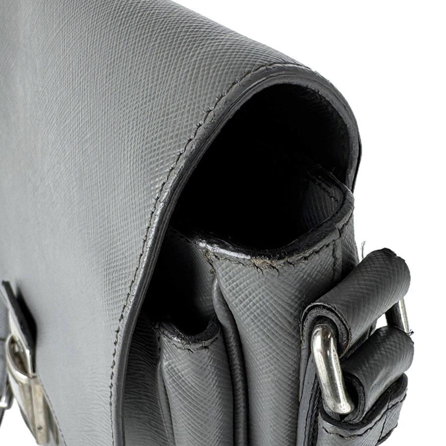 PRADA（プラダ） ショルダーバッグ レザー グレー : ブランドバリュー