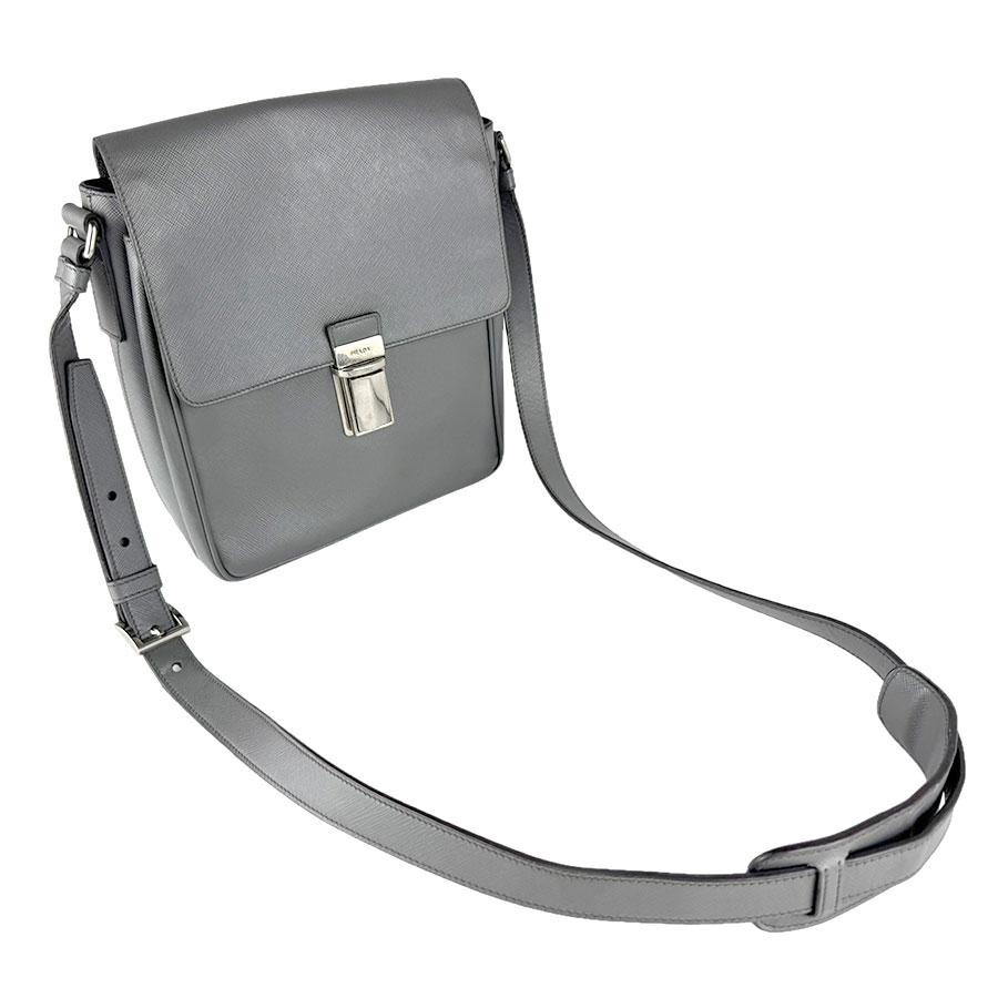 PRADA（プラダ） ショルダーバッグ レザー グレー : ブランドバリュー