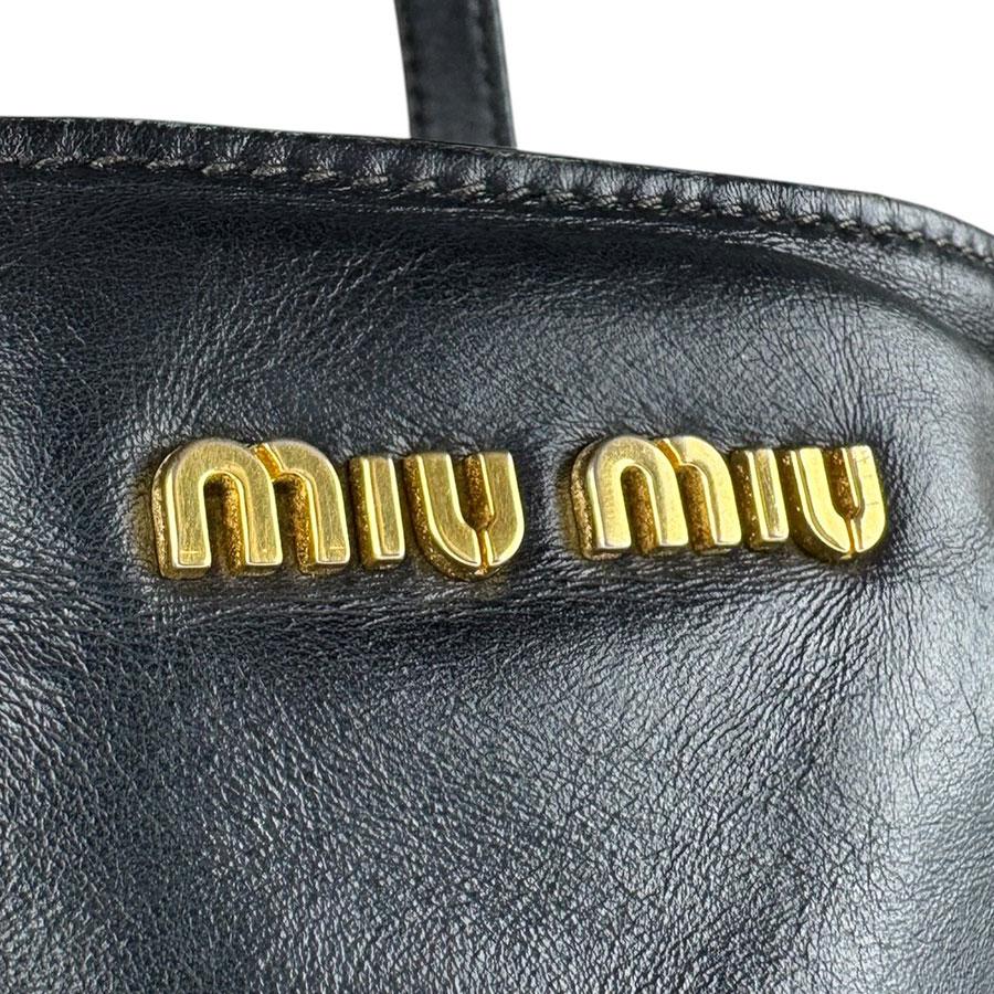 miu miu（ミュウミュウ） ショルダーバッグ レザー ブラック