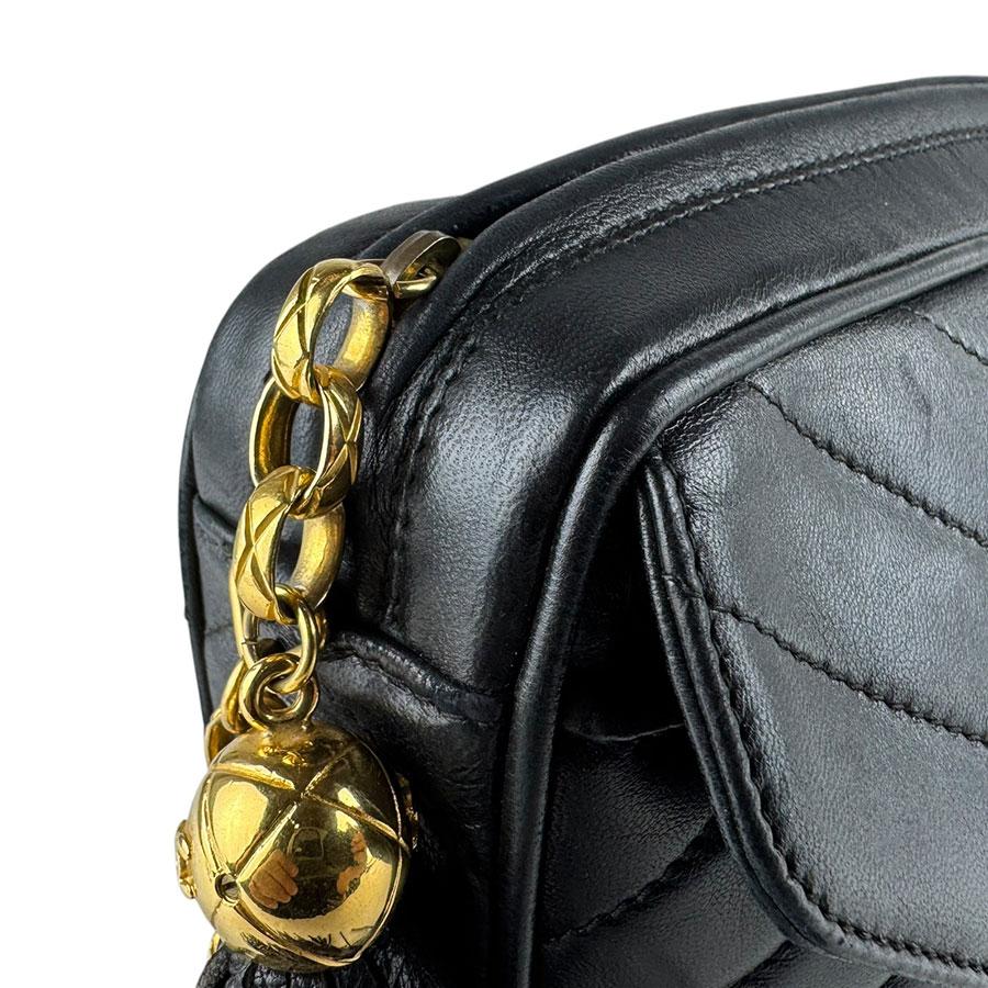 い*す様 CHANEL ブラックレザー ショルダーバッグ CHANEL（シャネル） ショルダーバッグ Vステッチ レザー/メタル