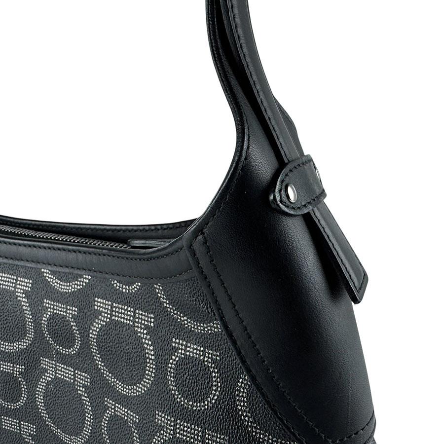 サルヴァトーレフェラガモ Salvatore Ferragamo ショルダーバッグ 