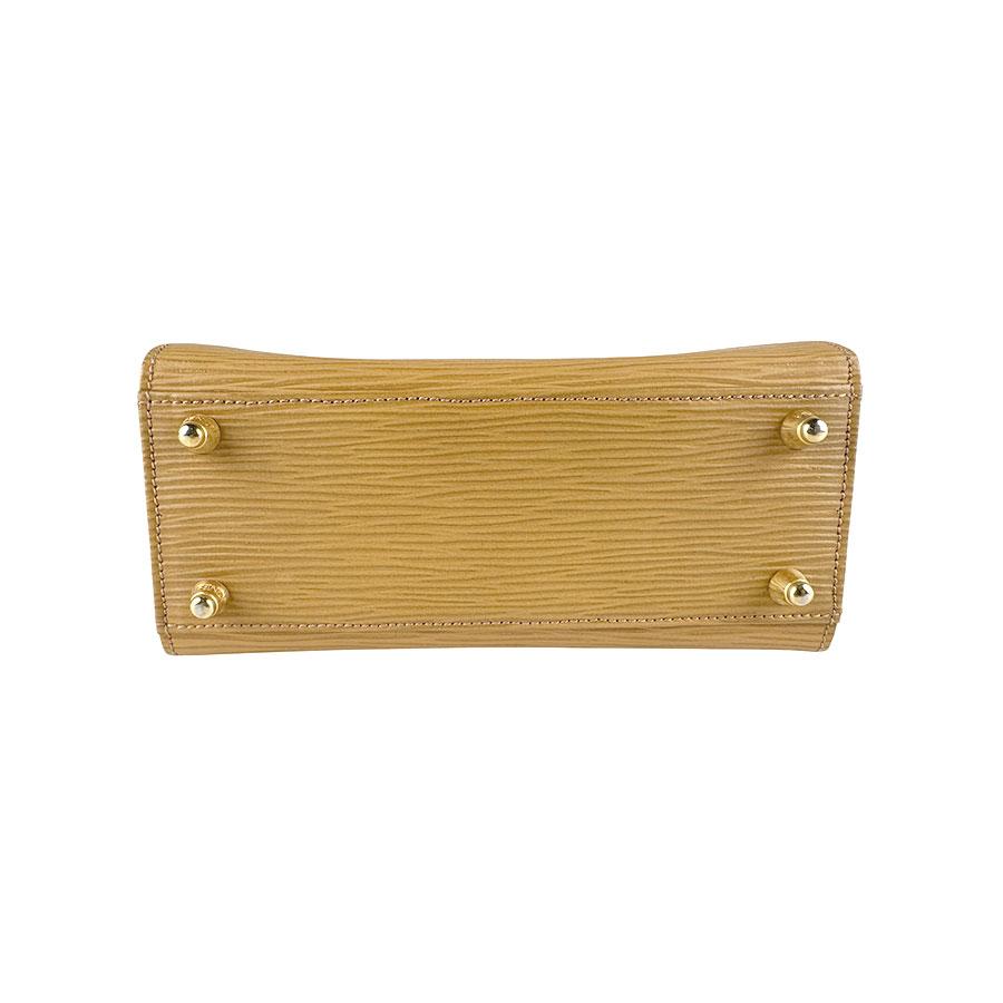 FENDI（フェンディ） ハンドバッグ レザー ベージュ : ブランド