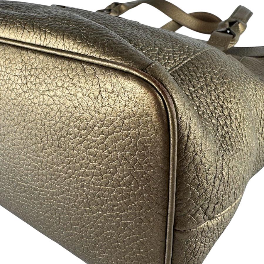 LOEWE（ロエベ） ハンドバッグ レザー ゴールド : ブランドバリュー
