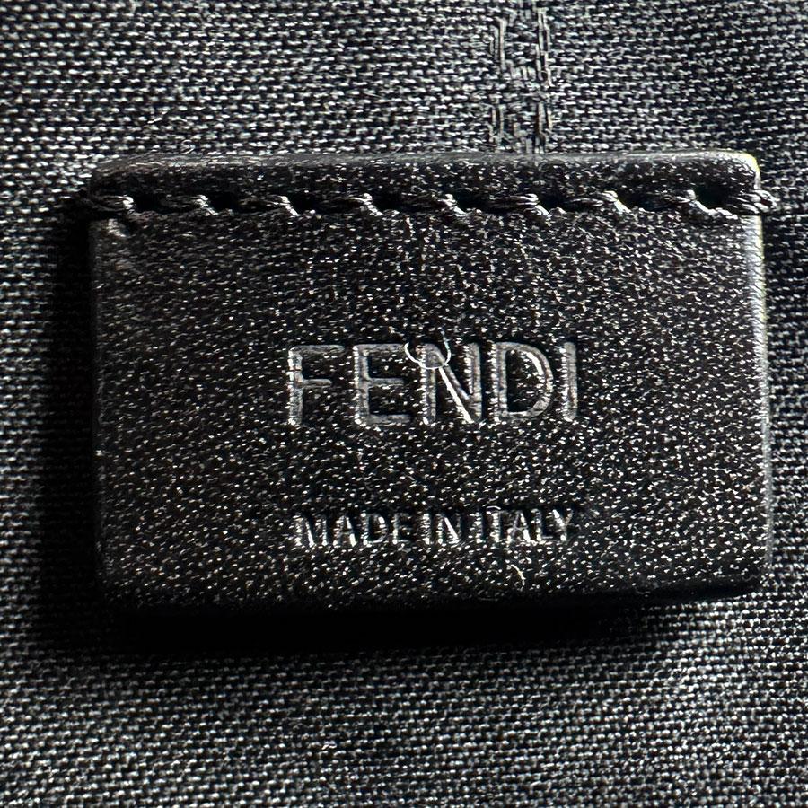 FENDI（フェンディ） ショルダーバッグ フラットバケット レザー