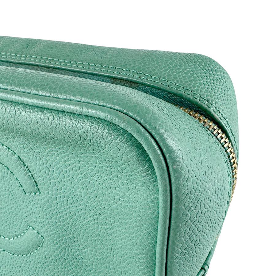 CHANEL（シャネル） ポーチ キャビアスキンレザー グリーン : ブランド