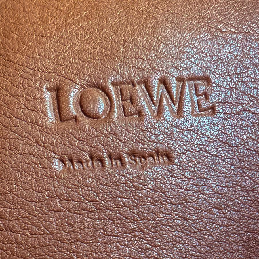 LOEWE（ロエベ） ボディバッグ アントン スリング レザー ブラウン