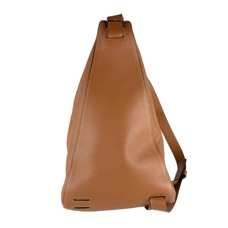 LOEWE（ロエベ） ボディバッグ アントン スリング レザー ブラウン
