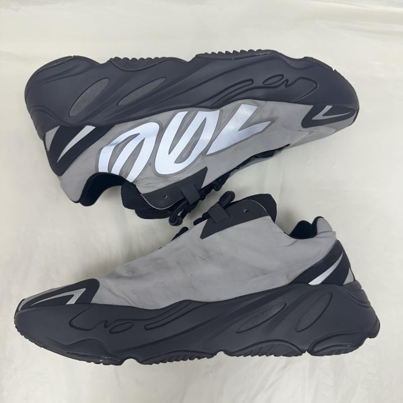 アディダス GW9524 YZY 700 MNVN YEEZY BOOST METALLIC Ye KANYE WEST 