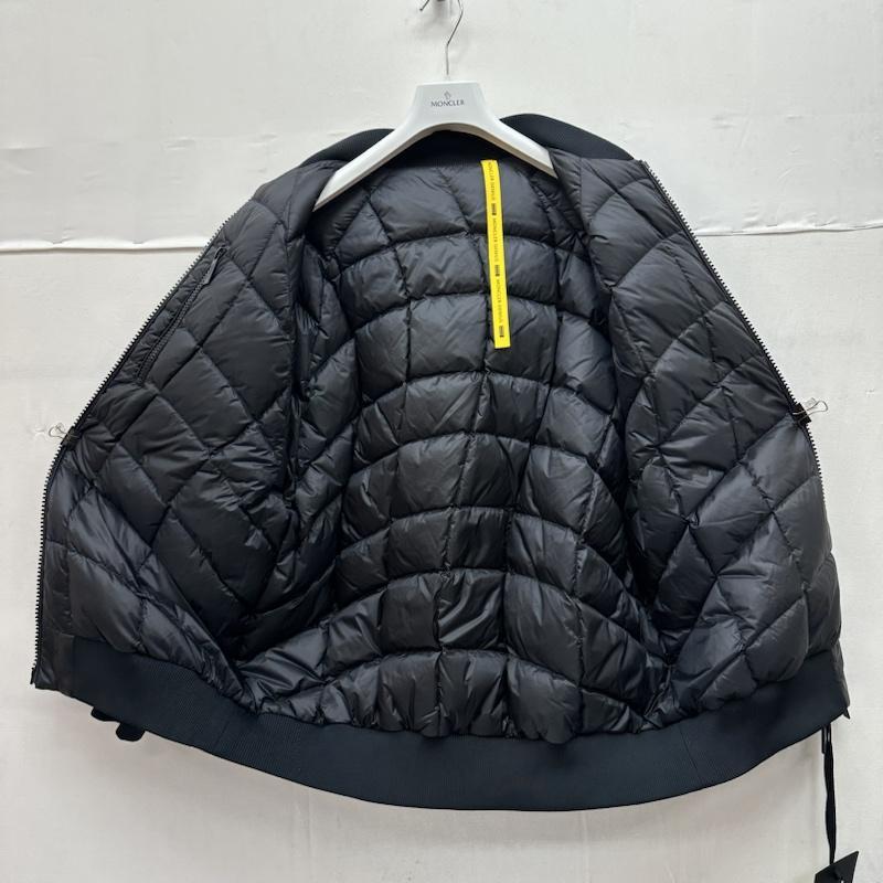 モンクレール 23AW adidas 総柄 ラインスリーブ ダウン ジャケット I209S1A00015 M2448 1 50142793 50142793の画像